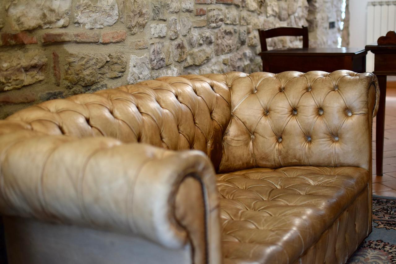 Residenza Le Logge Bed and Breakfast Gubbio Eksteriør billede