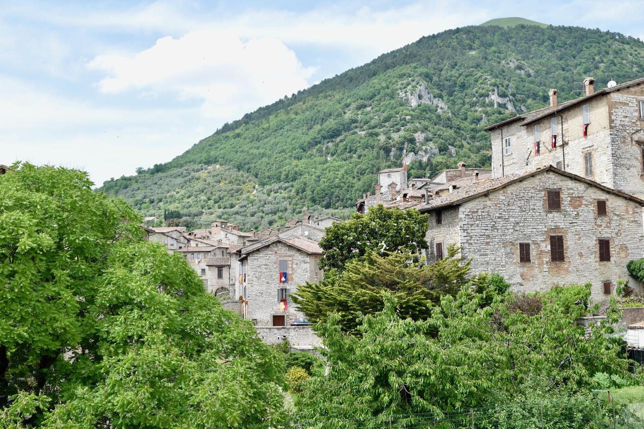 Residenza Le Logge Bed and Breakfast Gubbio Eksteriør billede
